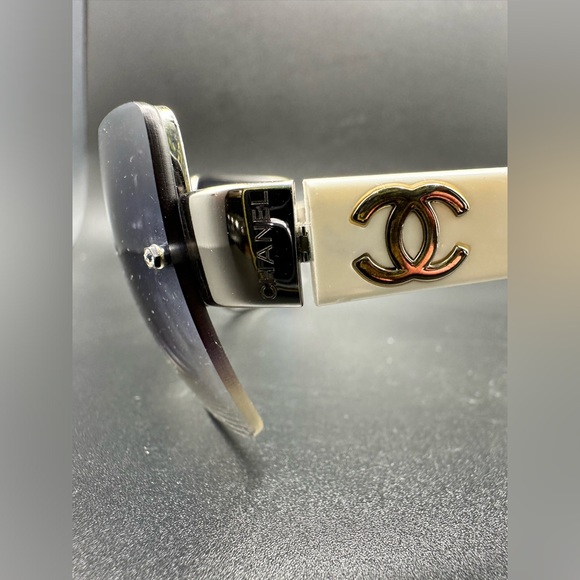 Authentic Vintage Chanel  Sunglasses White Temples Rare Vintage With Dior Case - Picture 12 of 16